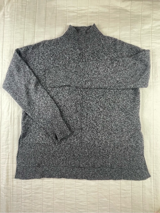 Tahari Sweaters - Tahari Gray Marled Turtleneck Sweater Medium (fits oversized)